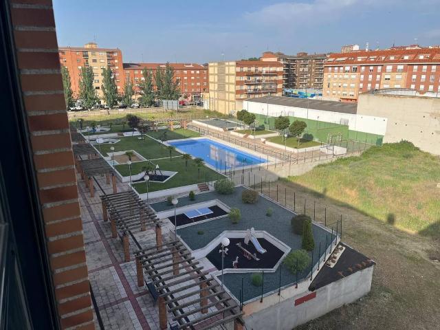 Piso en venta en Benavente, Castilla y León