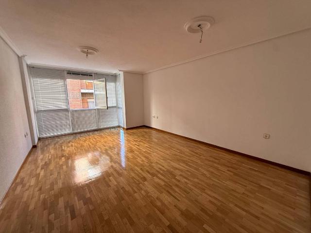 Piso en venta en Benavente, Zamora
