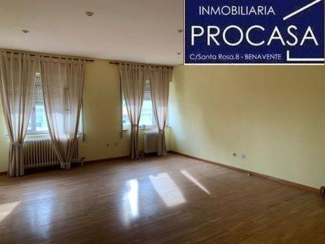 Piso en venta en Benavente, Castilla y León