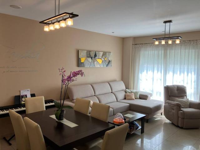 Piso en venta en Beniarbeig, Valencia