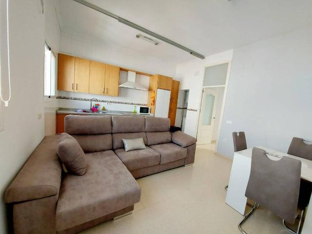 Piso en venta en Brenes, Andalucía