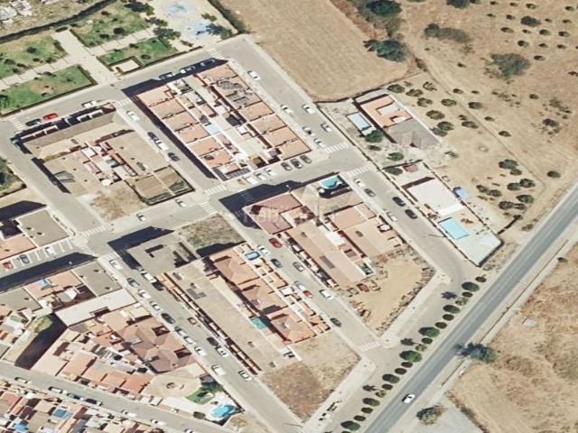 Piso en venta en Brenes, Andalucía