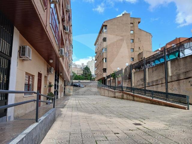 Piso en venta en Santiago, Cáceres