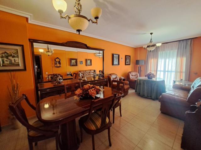 Piso en venta en Santiago, Cáceres