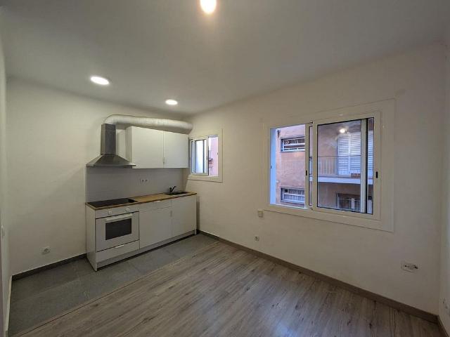Piso en venta en Barcelona, la Salut