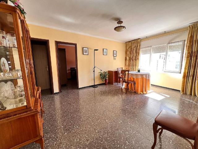 Piso en venta en Almeda, Cornellà De Llobregat