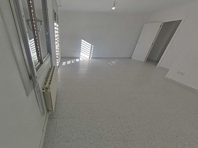 Piso en venta en Barcelona, les Roquetes