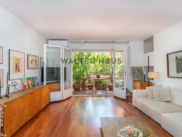 Piso en venta en Barcelona, la Salut