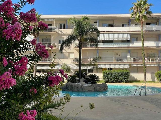 Piso en venta en Roses, Girona