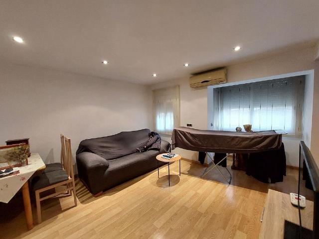 Piso en venta en Nou Barris, Barcelonès
