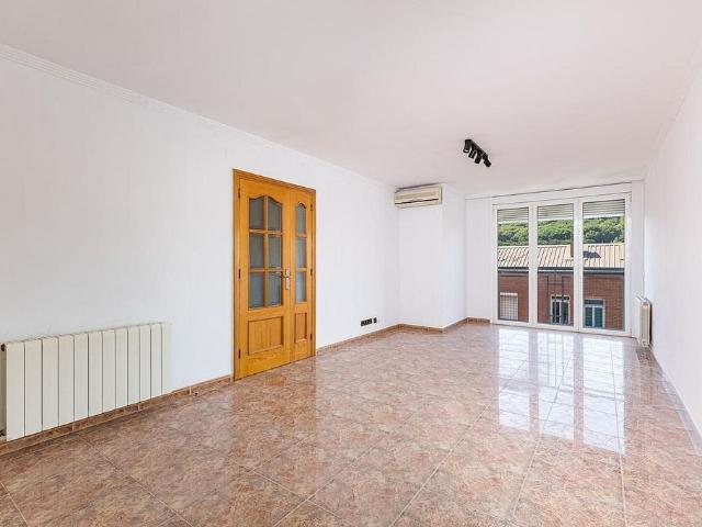 Piso en venta en Nou Barris, Barcelonès