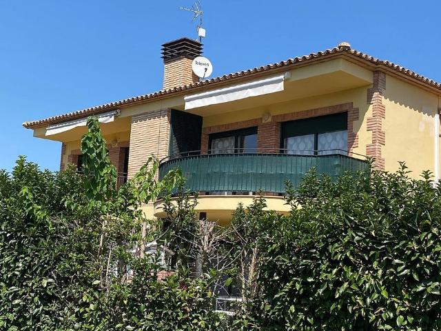 Piso en venta en Torroella De Fluvià, Vilacolum