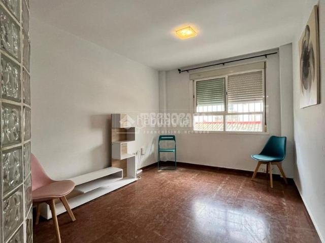 Piso en venta en Camas, Andalucía