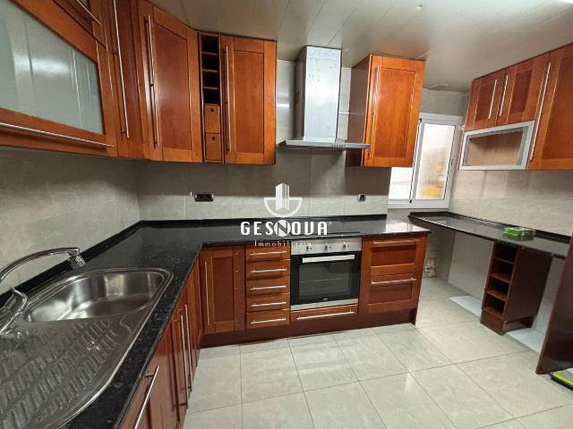 Piso en venta en L'hospitalet De Llobregat, Centre