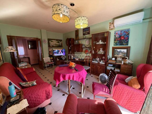 Piso en venta en Carboneros
