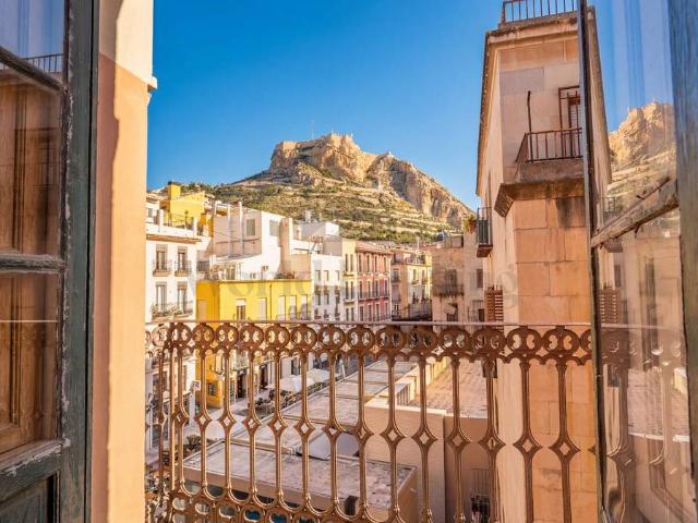 Piso en venta en Casco Antiguo - Santa Cruz - Ayuntamiento, Alacant / Alicante