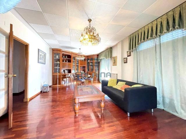 Piso en venta en Centro, Ourense