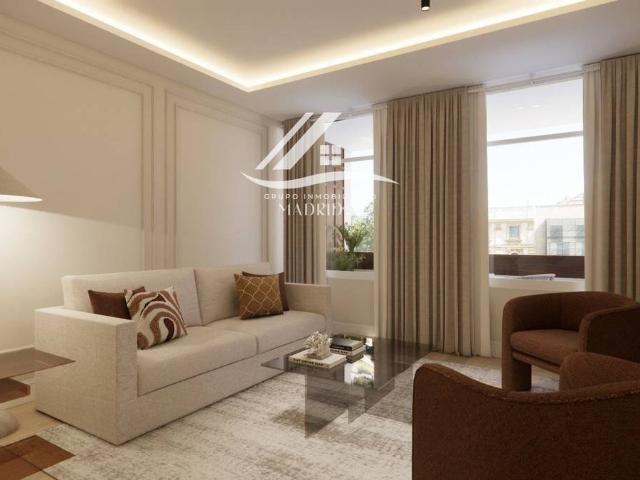 Piso en venta en Cortes, Madrid