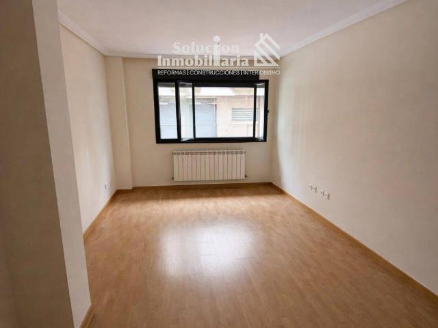 Piso en venta en Castellanos De Moriscos, Castilla y León