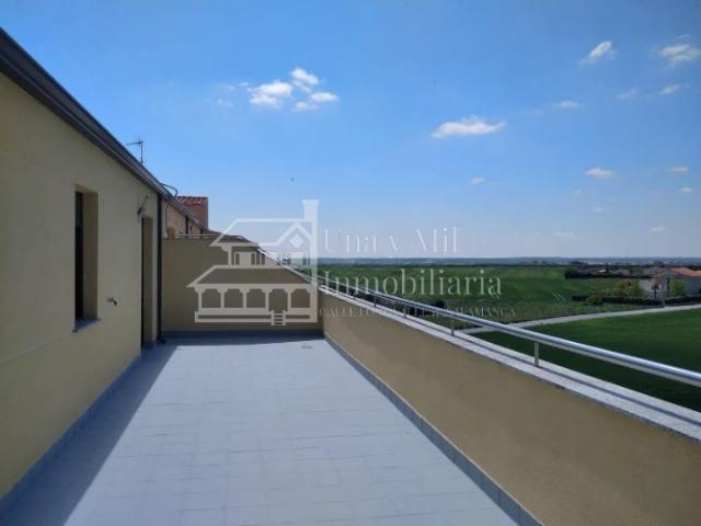 Ático en venta en Castellanos De Villiquera, Urbanización Altozano