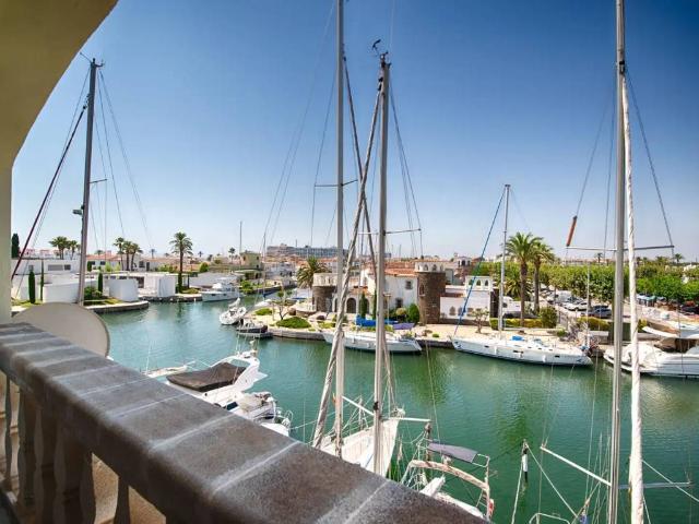 Piso en venta en Alt Empordà, Catalunya