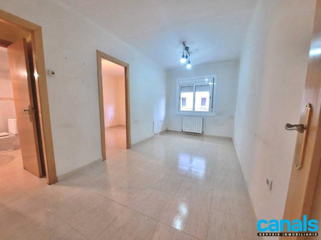 Piso en venta en Sant Martí, Cerdanyola Del Vallès