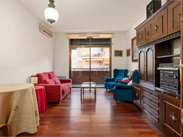 Piso en venta en Sant Martí, Cerdanyola Del Vallès