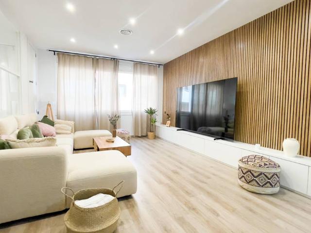 Piso en venta en Cerdanyola Del Vallès, Sant Martí