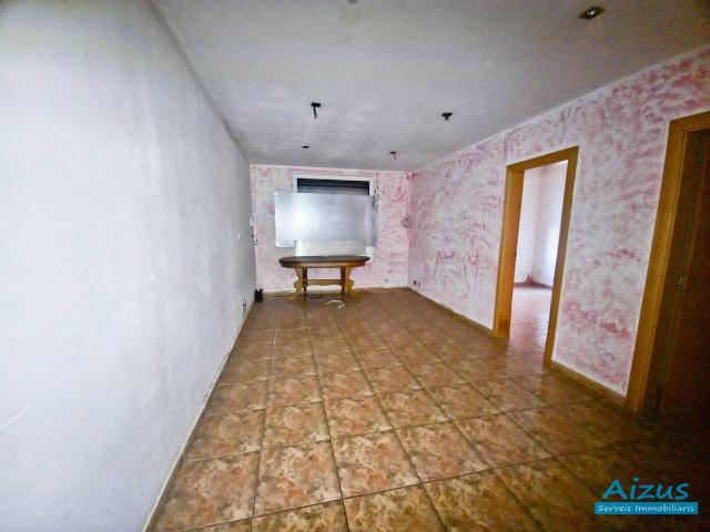 Piso en venta en Sant Martí, Cerdanyola Del Vallès