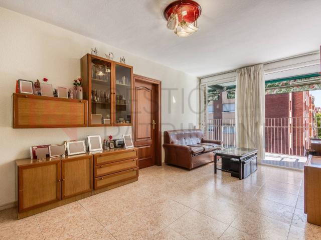 Piso en venta en Cerdanyola Del Vallès, Sant Martí