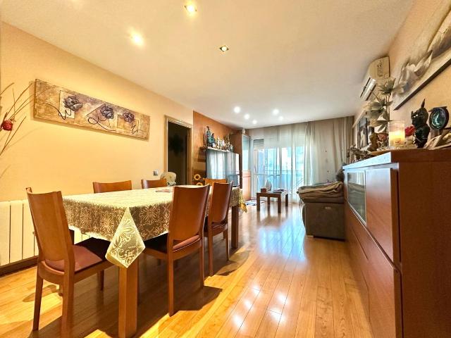 Piso en venta en Santa Coloma De Gramenet, Centre