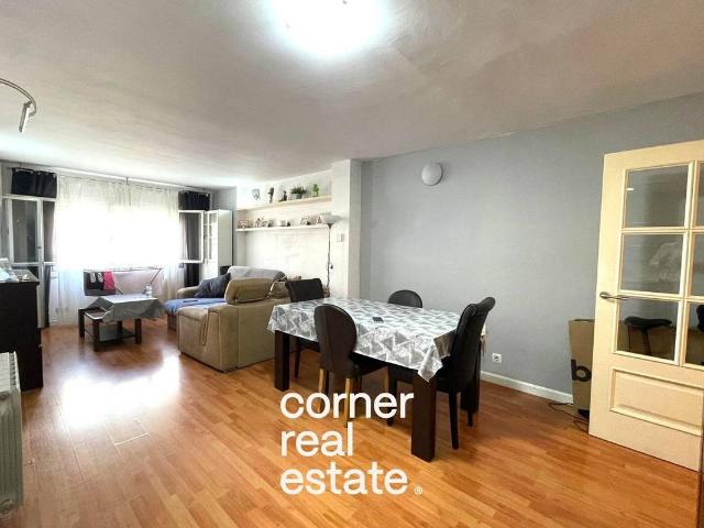 Piso en venta en Cerdanyola Del Vallès, Sant Martí