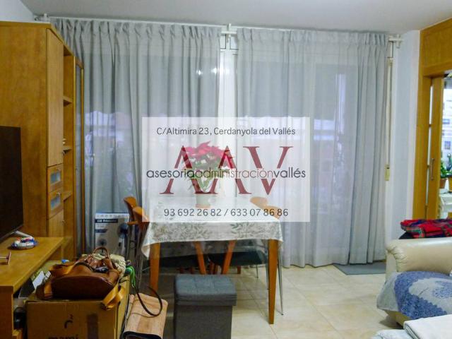 Piso en venta en Sant Martí, Cerdanyola Del Vallès