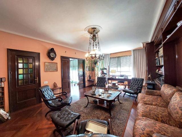 Piso en venta en Ourense, Casco Vello