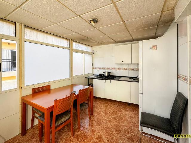 Piso en venta en Almedina, Almería