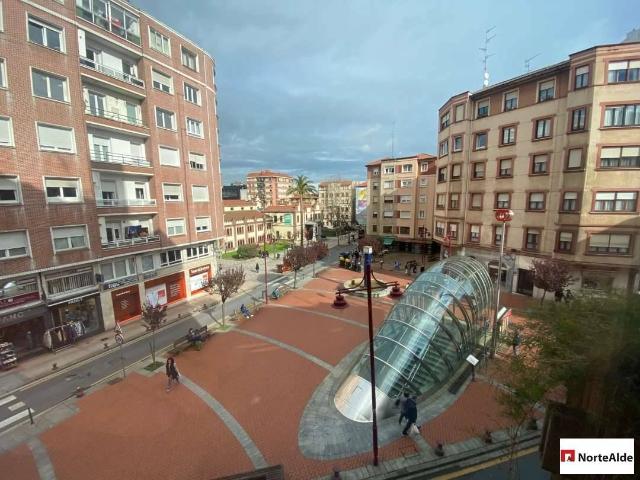 Piso en venta en Barakaldo, Landaburu