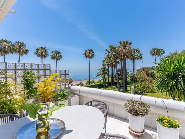 Piso en venta en Barriada Islas Canarias, Costa del Sol Occidental