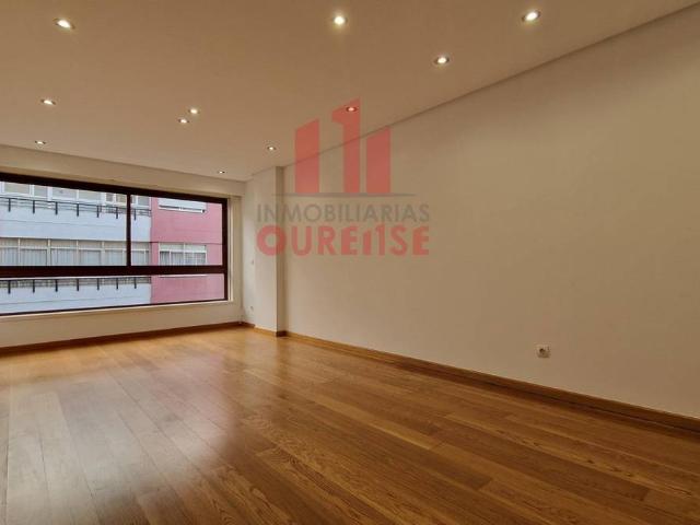 Piso en venta en Ourense, Casco Vello