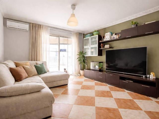 Piso en venta en Camas, Andalucía