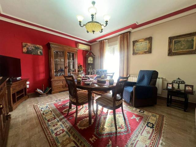 Piso en venta en Linares