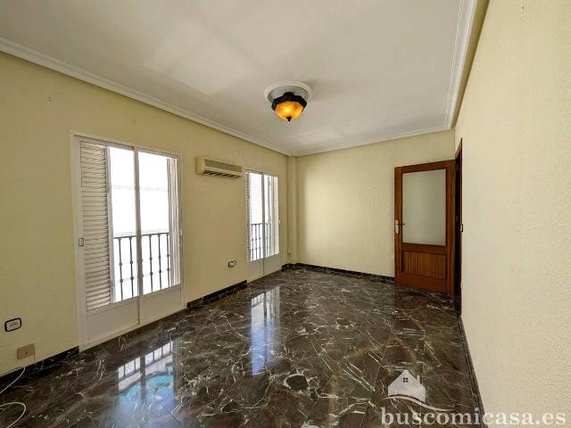 Piso en venta en Linares, Andalucía