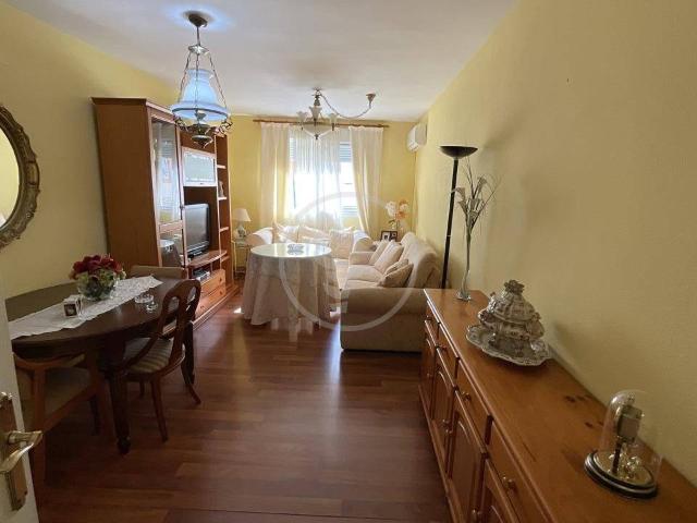 Piso en venta en Linares