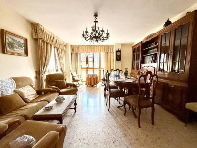 Piso en venta en Vélez-málaga, Capuchinos