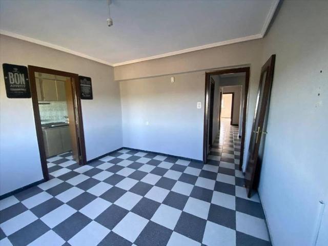 Piso en venta en Chiva, València / Valencia