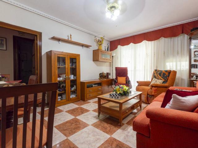 Piso en venta en Distrito III, Alcalá De Henares