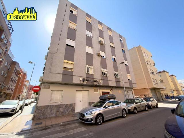 Piso en venta en Almedina, Almería