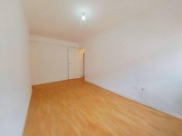 Piso en venta en Cornellà De Llobregat, Barcelona