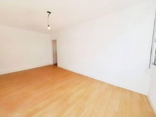 Piso en venta en Cornellà De Llobregat, Barcelona