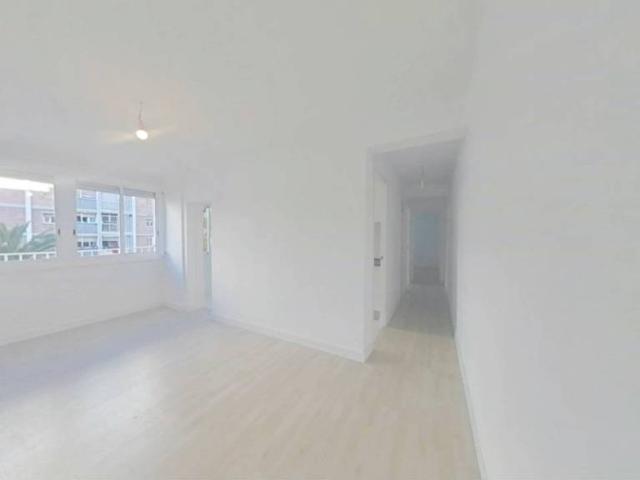 Piso en venta en Cornellà De Llobregat, Barcelona