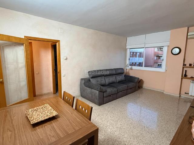 Piso en venta en Cornellà De Llobregat, Barcelona